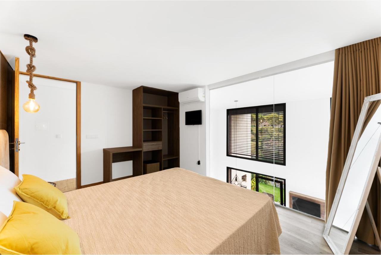 Geres Villas Exterior photo